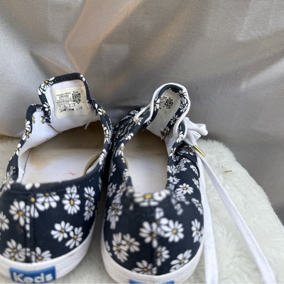 KEDS Daisy 🌼 sneakers, EUC size 8/8.5 - Picture 4 of 6